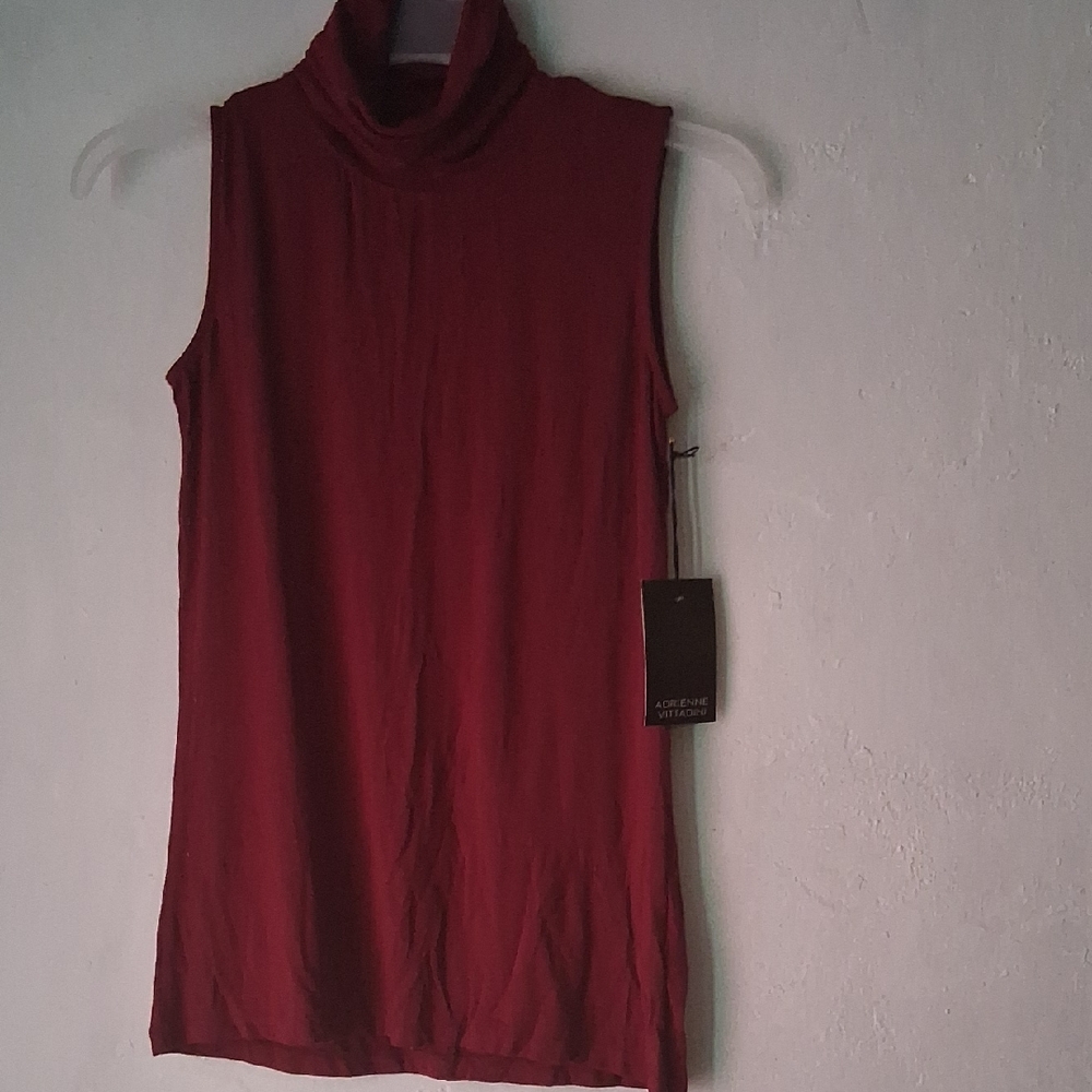 Look Like New Adrienne Vittadini Red Sleeveless Fitted Tank Top